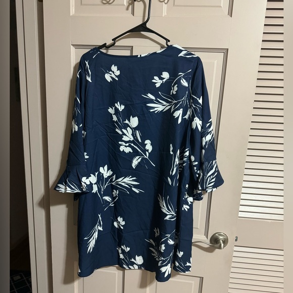 Bloomchic Floral Printed Plicated Flutter Sleeve Blouse NWT Size 18-20 - Picture 5 of 6